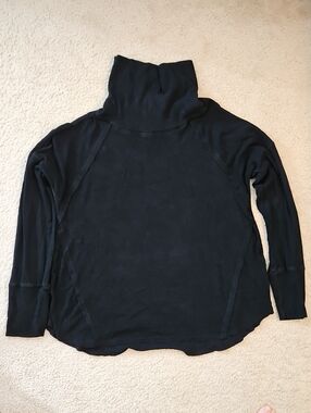 Dolfin Black Turtleneck Sweater - Cozy Long-Sleeve Pullover